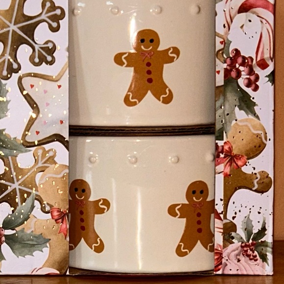 Set of 4 Christmas Gingerbread Ceramic Ramekins made by The BakeShop. NWTS - Picture 4 of 10